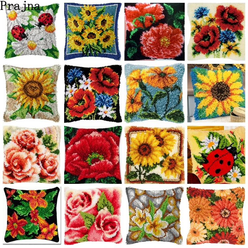 Almohadas con flores sobre ellas