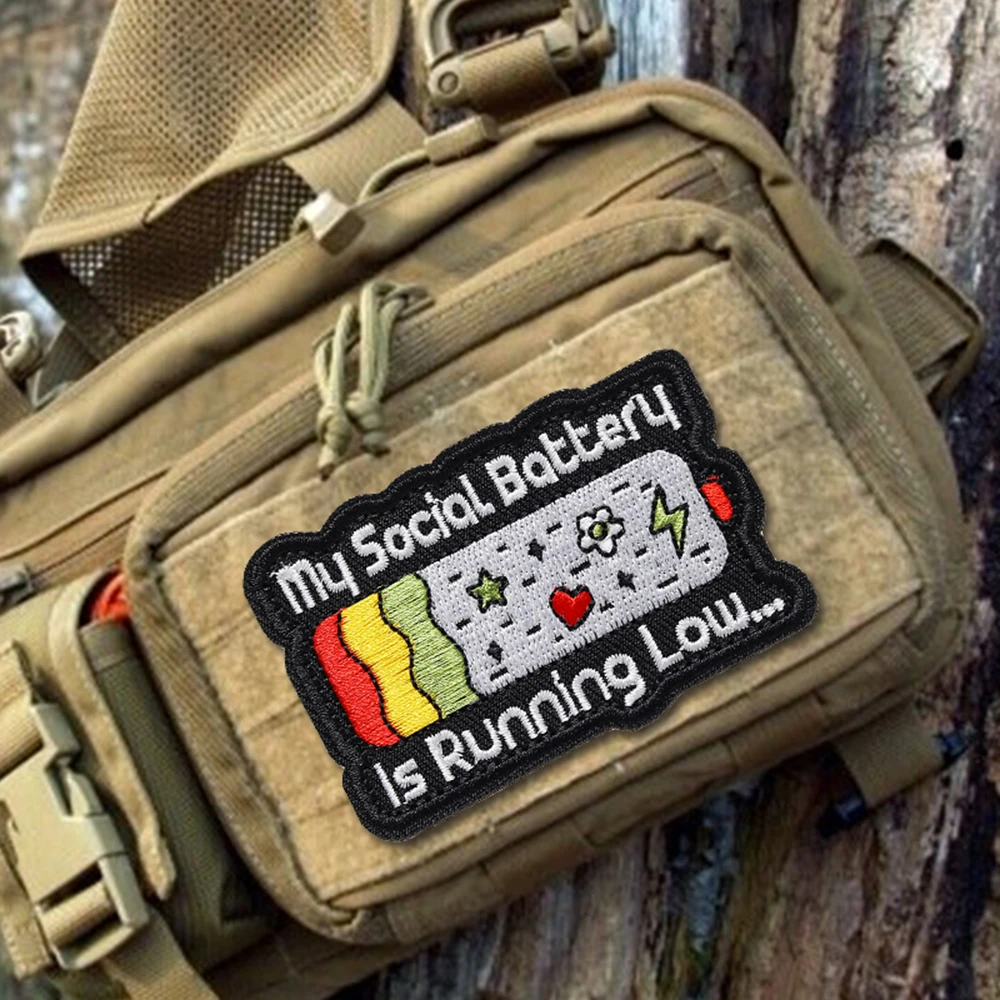 Mi batería Social está corriendo bajo divertido Meme parche táctico Velcros gancho y bucle insignia de moral bordada militar para mochila Molle - imagen 5