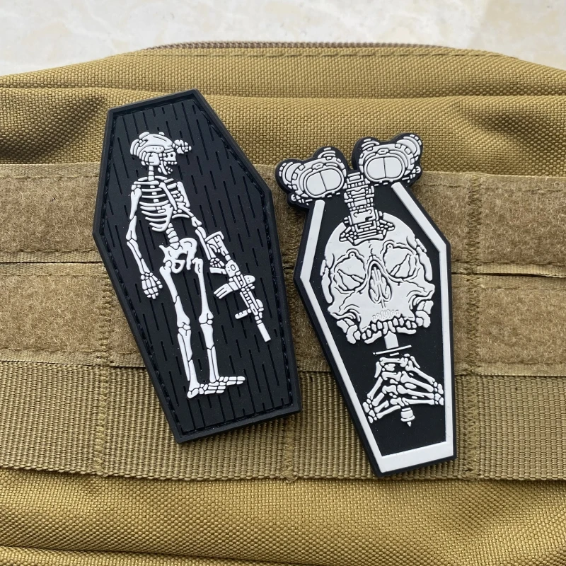 Projektmonark parche luminoso de gancho y bucle, insignia de moral de niebla fantasma de visión nocturna de Calavera, sello de goma de PVC, brazalete de insignia de mochila al aire libre - imagen 2