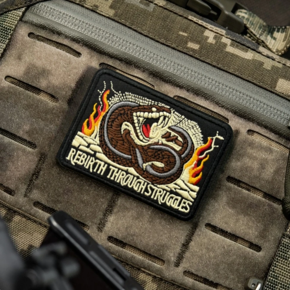 Parche de renacimiento a través de Struggles, insignia de moral de serpiente táctica, pegatina para mochila militar, parches de bucle de gancho bordados para ropa