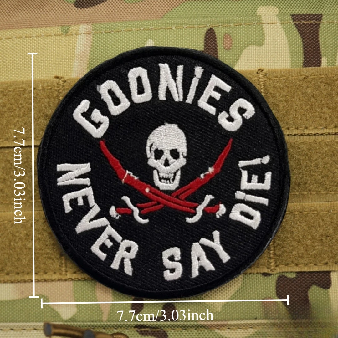 Goonies Never Say Die, insignia de moral, parche táctico con calavera pirata, mochila militar, parches de gancho y bucle bordados, pegatina impresa - imagen 2