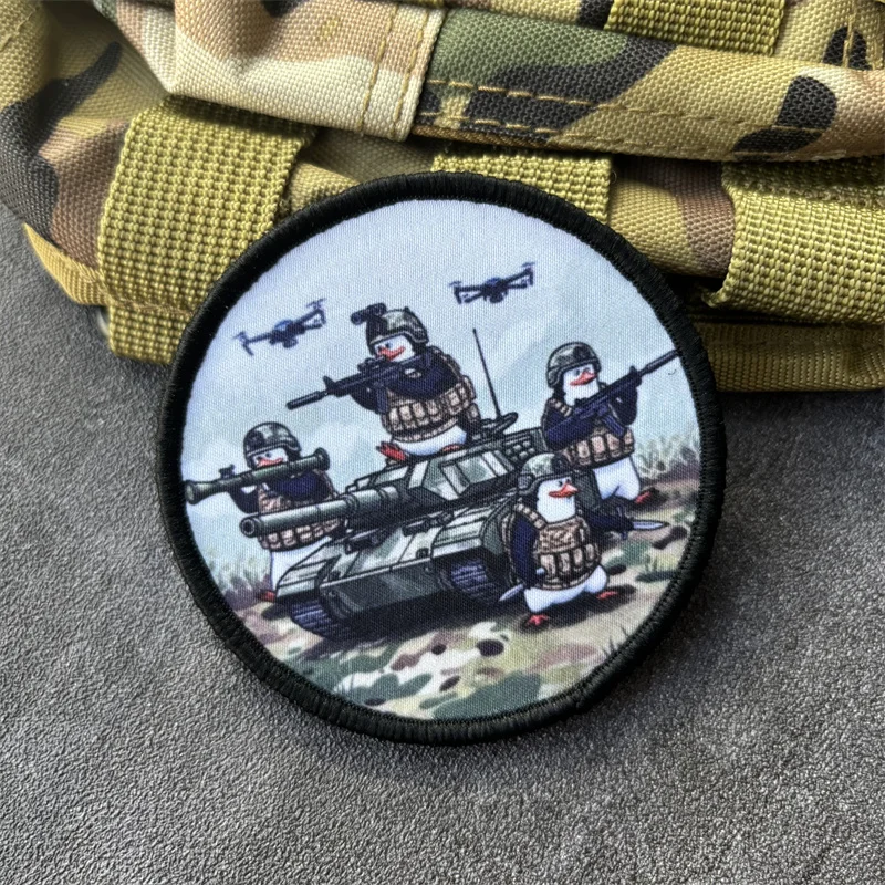 Parche táctico pingüino militar con gancho y bucle para mochila - imagen 4