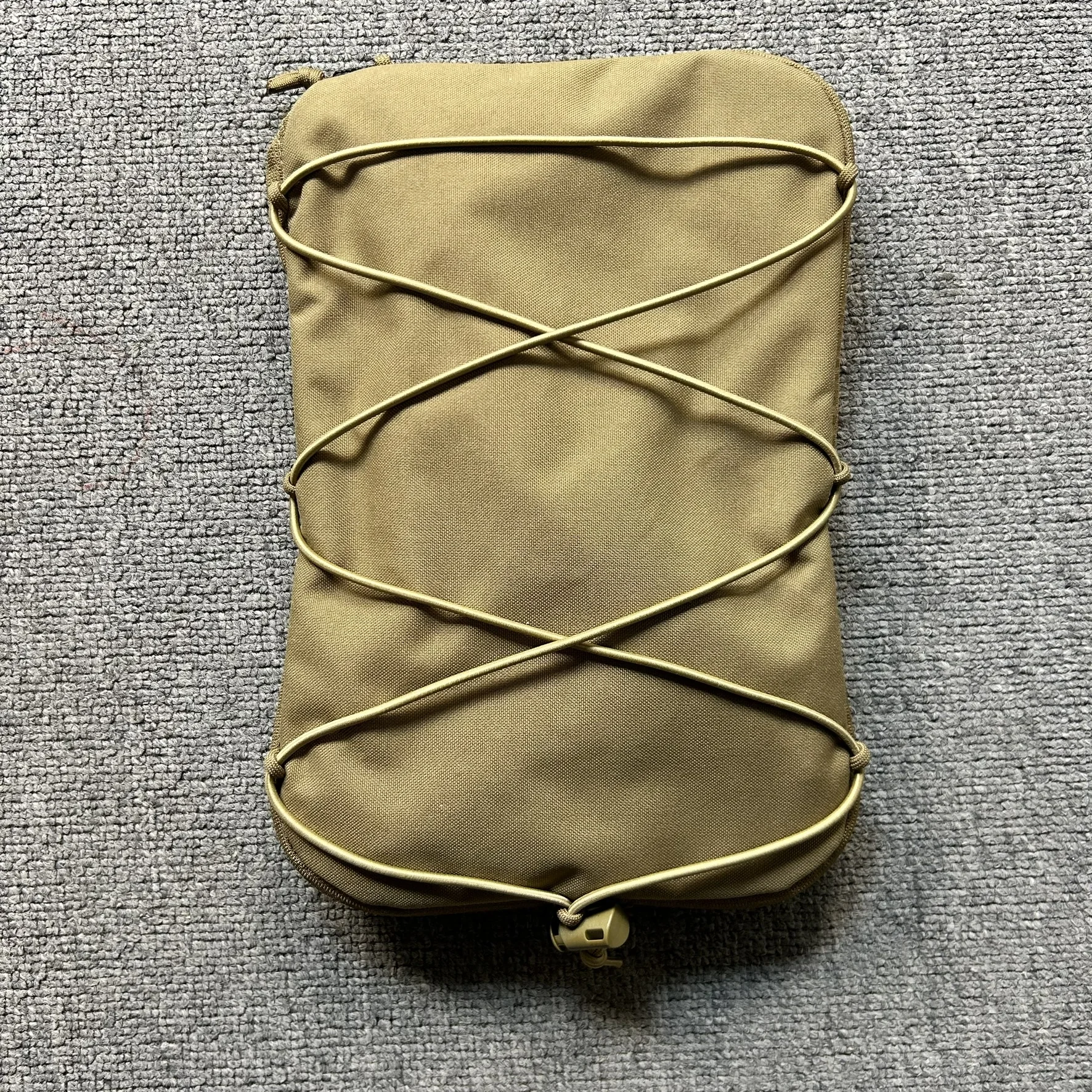 Bolsa de almacenamiento de máscara de gas convertible con capacidad multifuncional de acceso rápido - imagen 2