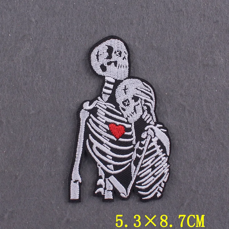 Parche bordado skull punk – Termoadhesivo para mochilas y chaquetas tácticas - imagen 4