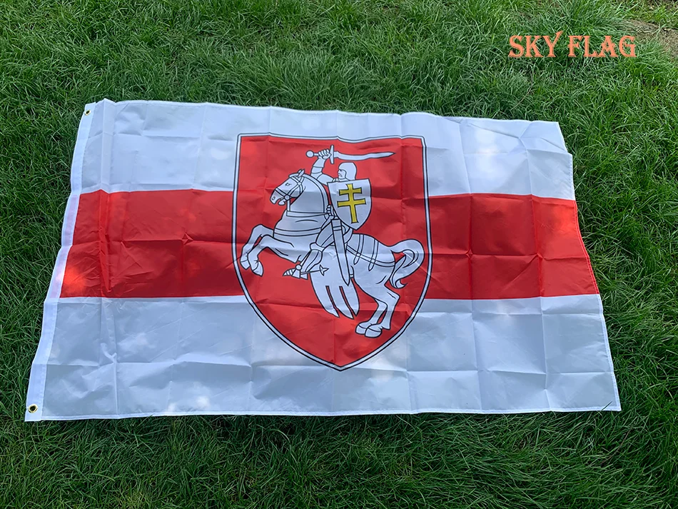 SKY FLAG Bielorrusia Caballero Blanco Bandera Pagonya 90x150cm Poliéster Bielorruso Ensign con Escudo de Armas Bandera para Decoración - imagen 2