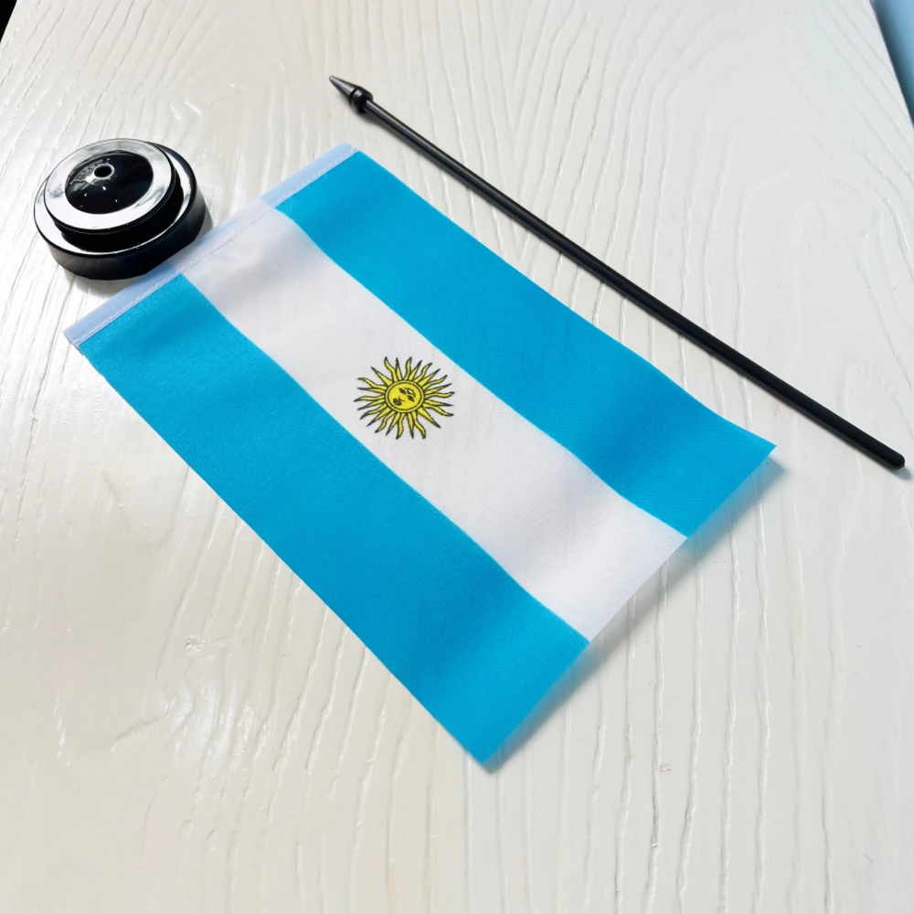 Bandera Argentina de sobremesa – Nacional poliéster 14x21 cm - imagen 5