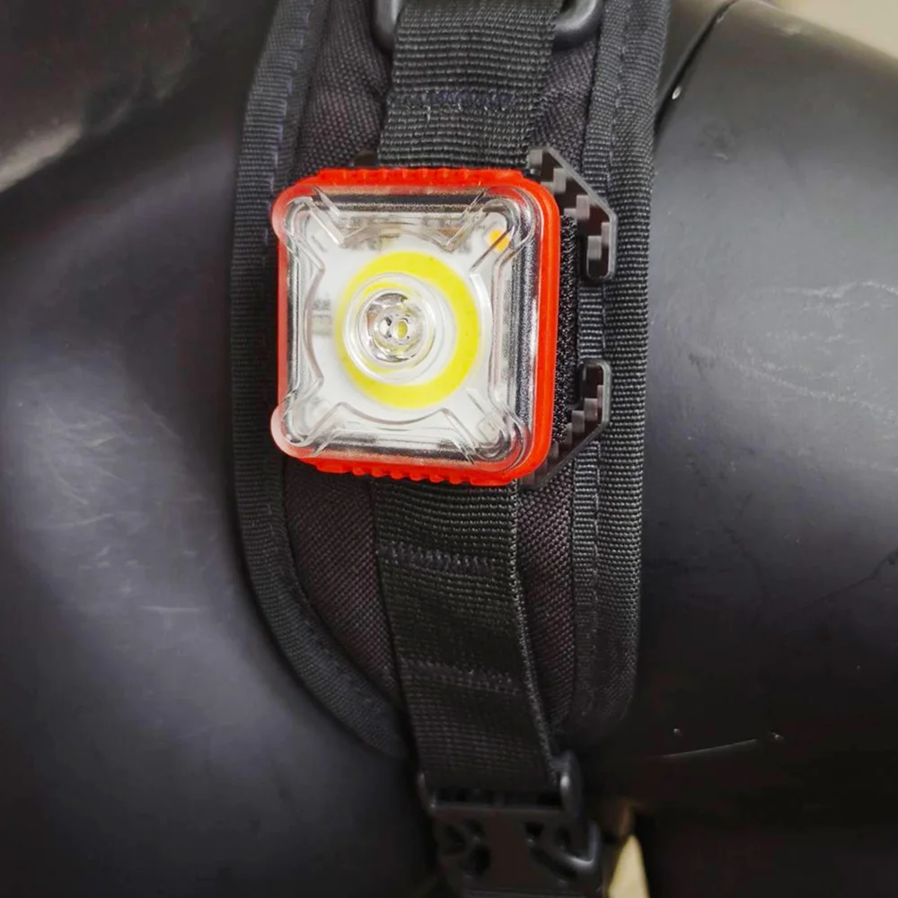 Linterna táctica EDC, Mini luz portátil para acampar, herramientas de senderismo, luz intermitente de seguridad para sistema Molle y correa de mochila de 25mm - imagen 2