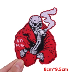 Parche calavera bordado – Estilo punk para chaqueta o mochila