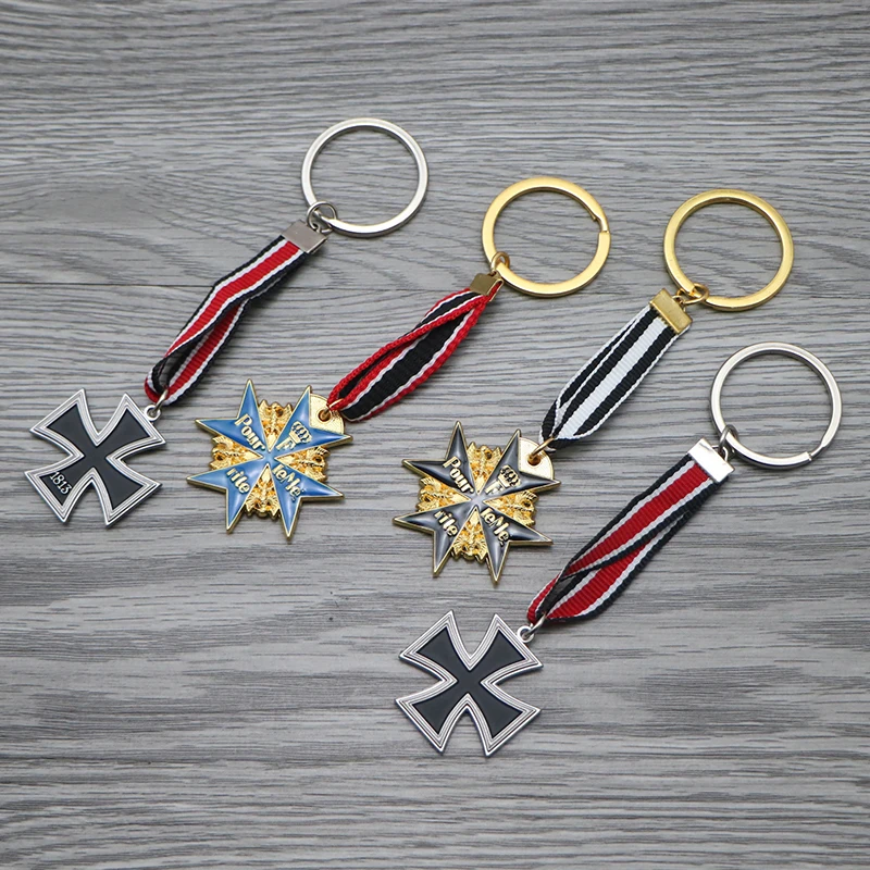 Réplica de la cruz de hierro de prusia y llavero con medalla de Merit Marx negra y azul - Colgante cultural histórico vintage