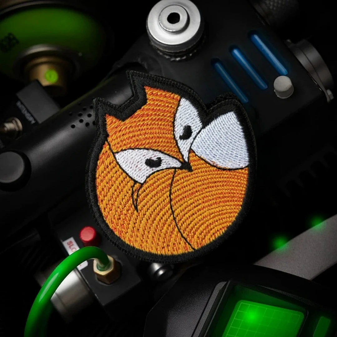 Parche de zorro tímido, insignia de moral táctica, parches bordados de gancho y bucle para ropa, mochila, pegatina decorativa militar