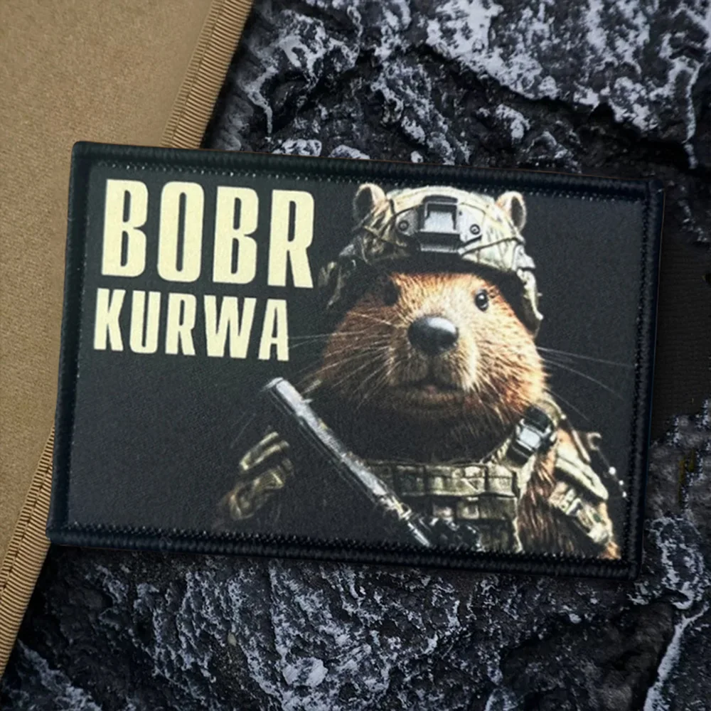 Parche táctico de dibujos animados de castor BOBR KURWA, parches de gancho y bucle, insignia de moral militar, brazalete del ejército, pegatinas para mochila - imagen 4
