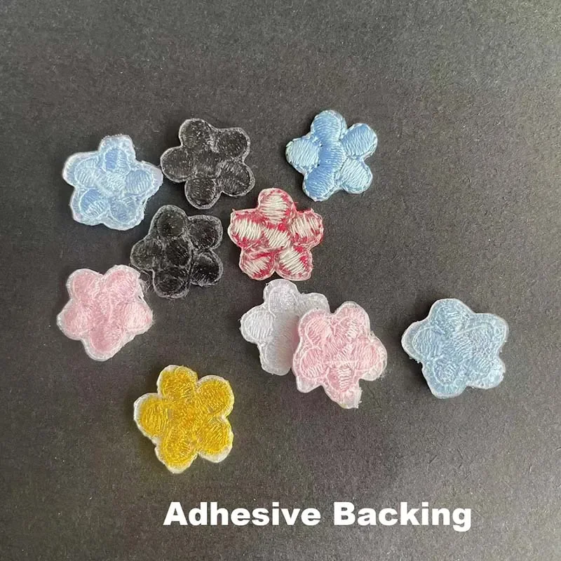 8 Uds/1,5*1,5 CM Mini apliques de flores de tela pegatinas para ropa, pequeña flor de ciruelo bordado hierro en parches decoración para ropa - imagen 4