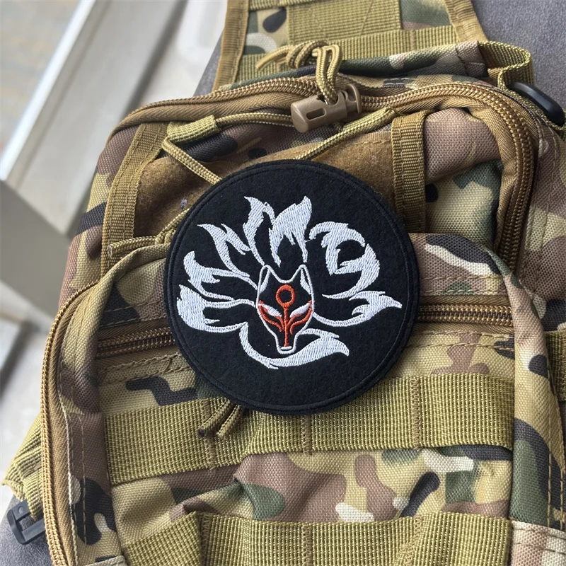 Parche bordado de zorro táctico de nueve colas, insignias de moral de animales militares, parches de bucle de gancho, pegatinas para mochila para ropa