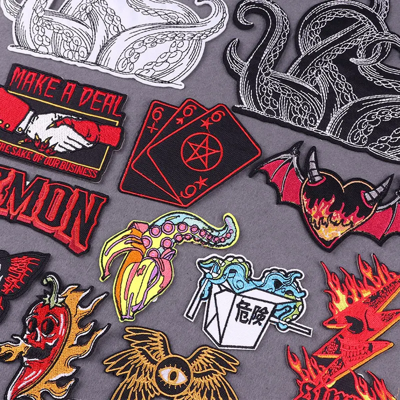 Parches de rayas misteriosas para planchar en la ropa, Parche de Calavera, parches bordados para ropa, insignias Cthulhu DIY en la mochila, accesorio