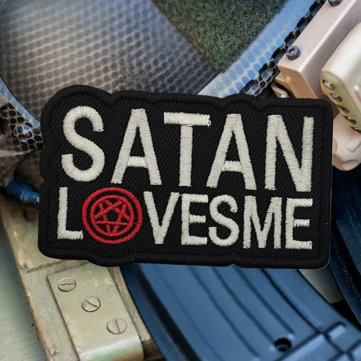 Parche táctico de moral Love Me de Satán, brazalete del ejército militar, parches bordados de gancho y bucle para ropa, mochila, pegatina personalizada - imagen 3