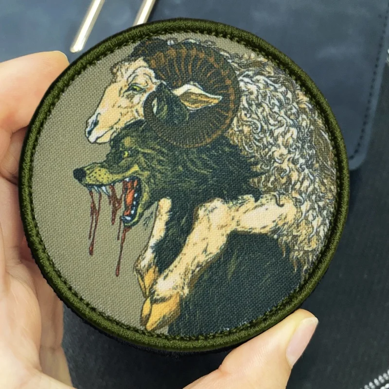 "Lobo en ropa de oveja", insignia táctica de moral de Chevron, parche, brazalete militar, accesorios, gancho y bucle, pegatina para mochila al aire libre - imagen 2