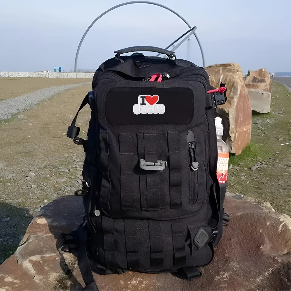 Me encanta Jesús Meme cita divertida Velcros moral parche táctico pegatina insignia bordado gancho bucle sujetador DIY mochila gorra Jeans - imagen 3