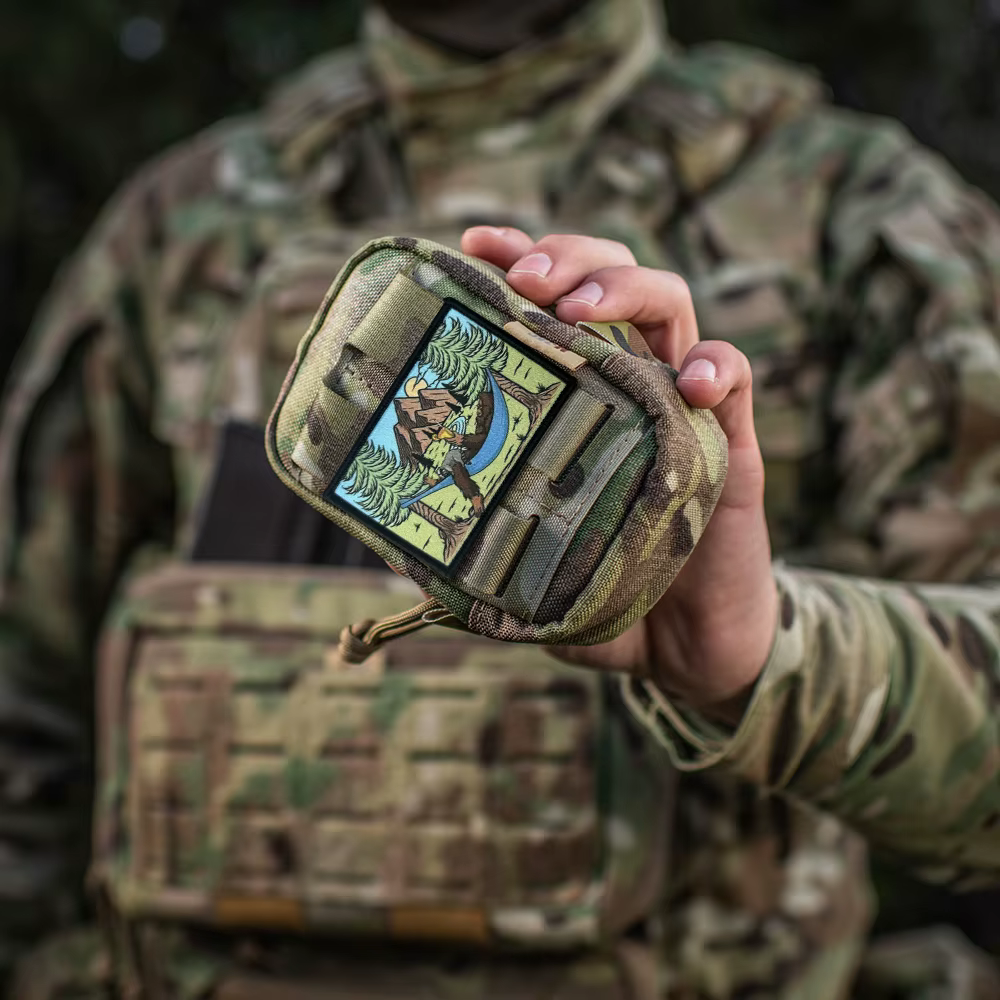 Parche táctico Bigfoot con velcro – Morale para mochila y casco - imagen 4