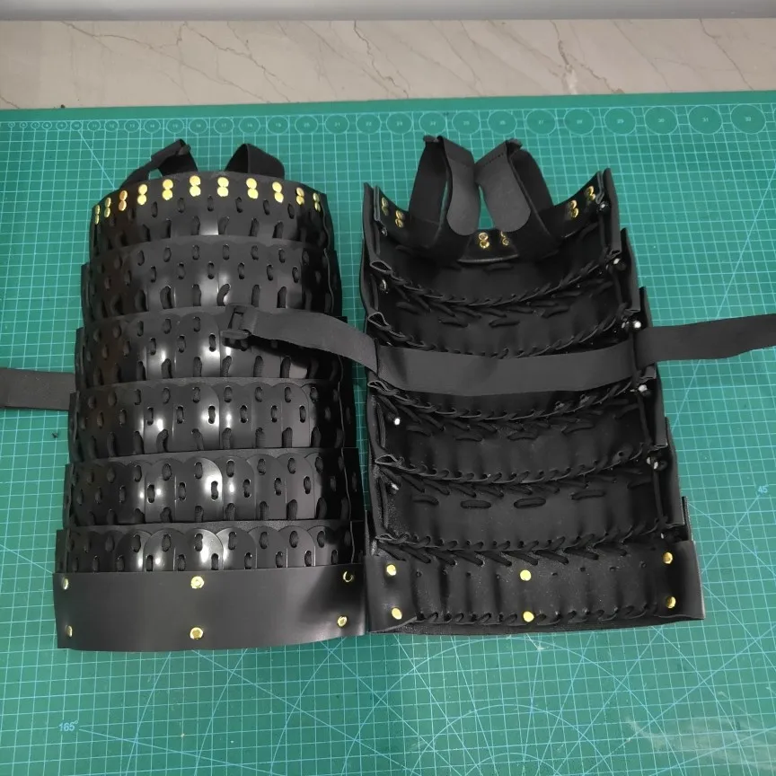 Protectores de brazo de hombro con forro de cuero Placas de armadura negras Espesor de placa: 0,8 mm Un par (dos piezas) - imagen 3