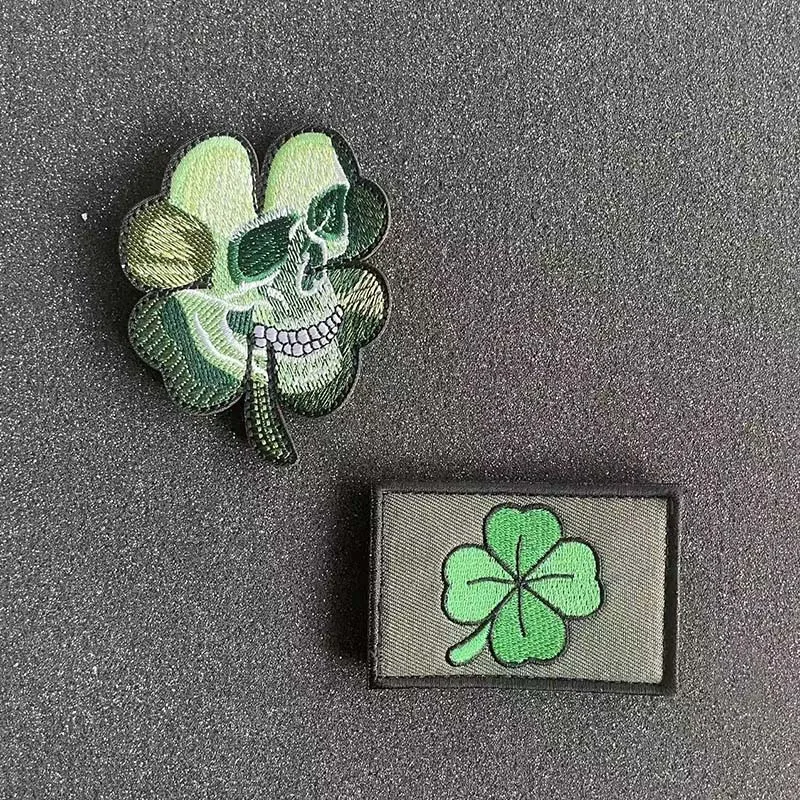 Parches bordados con apliques de tela con emblema de Calavera, cuatro hojas, trébol, pegatinas para brazalete militar, insignias tácticas para mochila - imagen 3