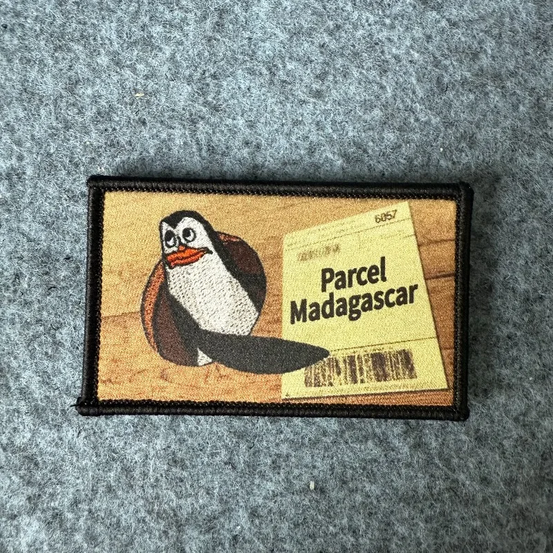 Parche táctico de pingüino "Paquetes de Madagascar", insignia de moral con gancho y bucle de impresión divertida, brazalete militar, pegatinas para mochila - imagen 3