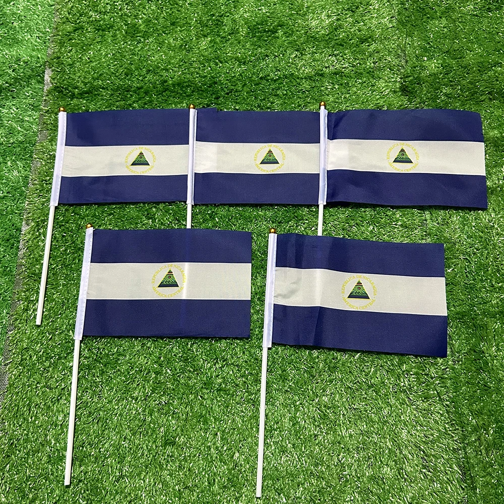 Bandera del cielo bandera de mano de Nicaragua 10/20/50/100 Uds 21*14cm banderas onduladas de mano de Nicaragua con poste de plástico para decoración de actividades deportivas