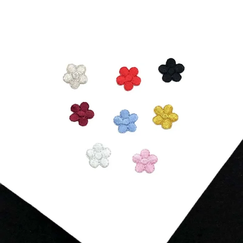 8 Uds/1,5*1,5 CM Mini apliques de flores de tela pegatinas para ropa, pequeña flor de ciruelo bordado hierro en parches decoración para ropa - imagen 3