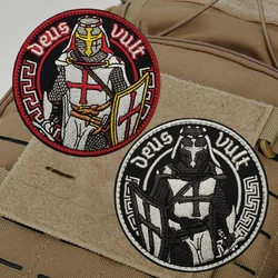 Parche táctico DEUS VULT bordado – Moral militar para mochila