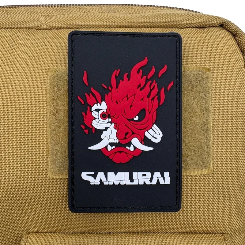 Cyberpunk Parches de gancho y bucle PVC caucho suave noctilucente Capítulo de moral, juego Ropa al aire libre mochila insignia de parche diy - imagen 4