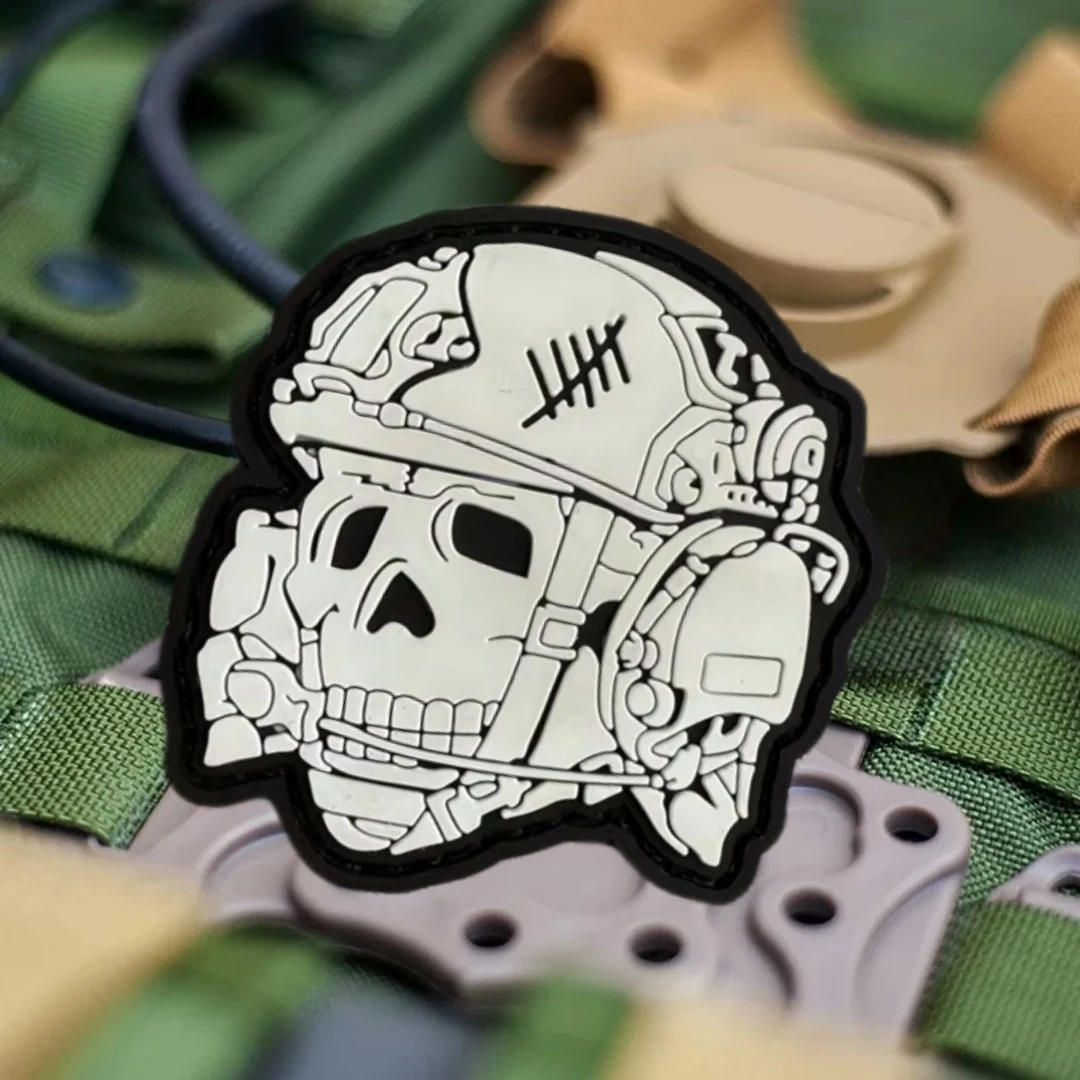 Parche táctico de moral de calavera, parches de gancho y bucle de PVC, brazalete del ejército militar, pegatinas para mochila Chevron - imagen 2