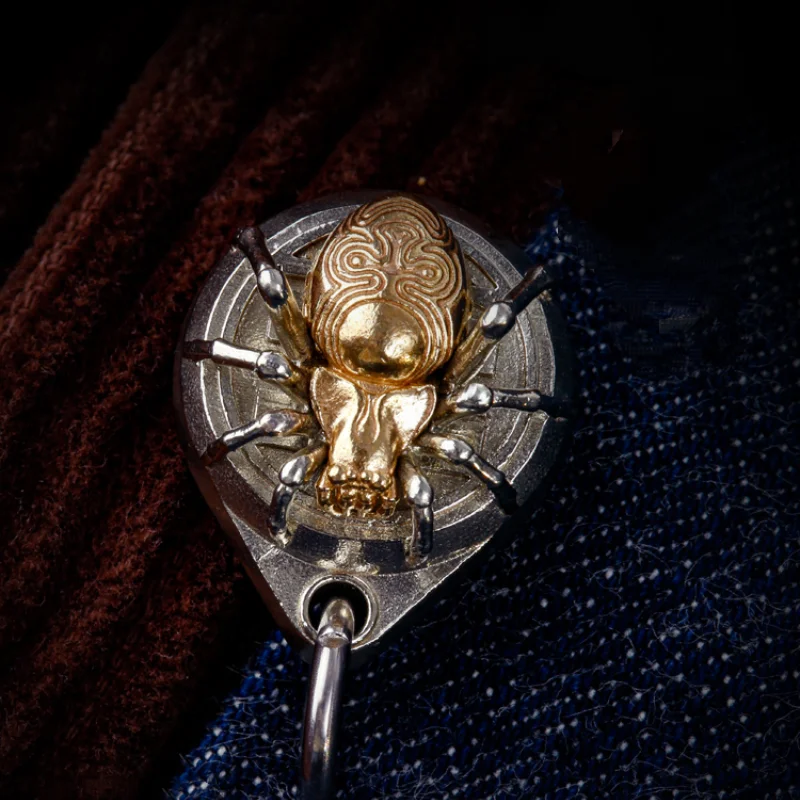 Llavero colgante de Metal con brújula de araña para coche, accesorios de viaje, artículos al aire libre, Regalos divertidos - imagen 4