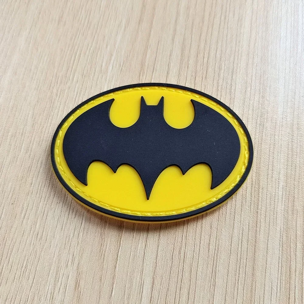 Insignia de murciélago negro y amarillo, parches de PVC, gancho y bucle, brazalete de moral, decoración de mochila militar, emblema táctico, accesorios, pegatinas - imagen 3