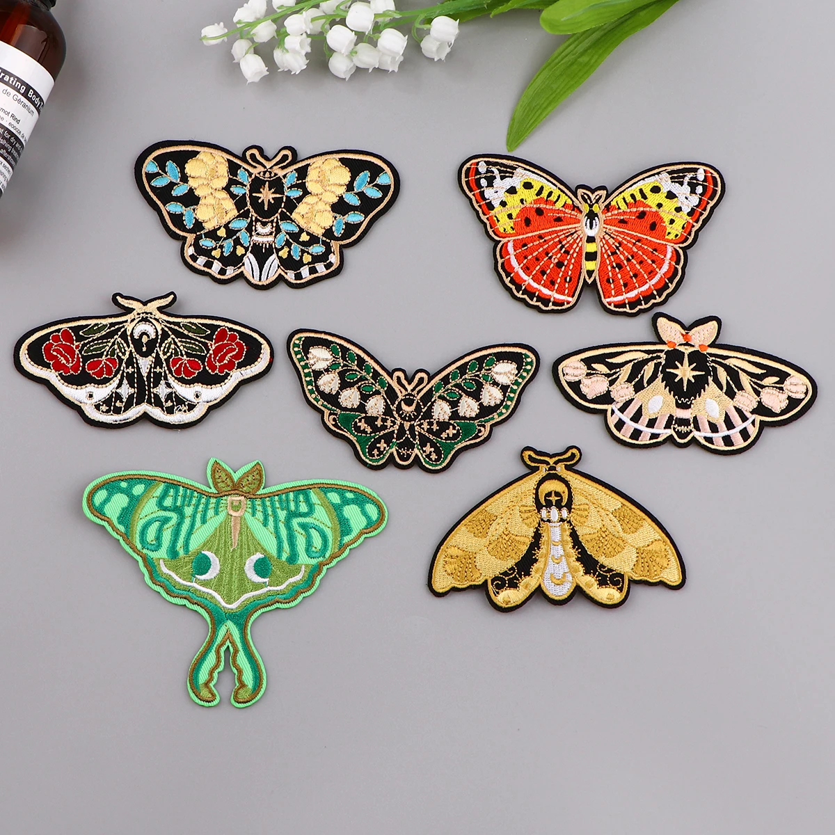 Parche bordado mariposa y polilla termoadhesivo para planchar - imagen 4