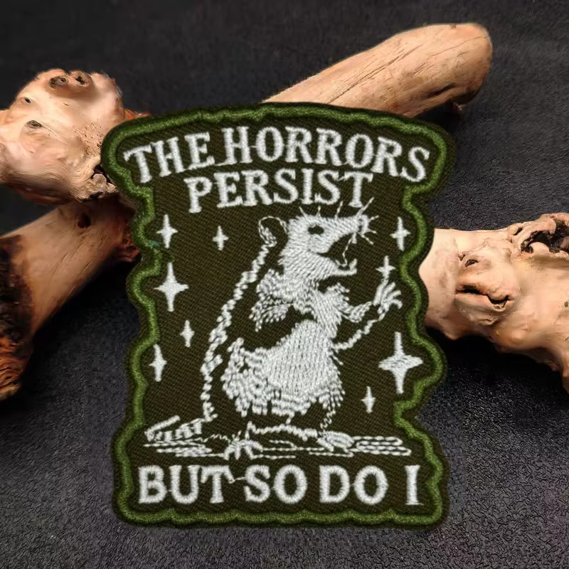 The Horrors Persist But So Do I – Parche de moral táctico con velcro - imagen 3