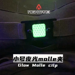 Clip Molle reflectante decorativo para mochilas