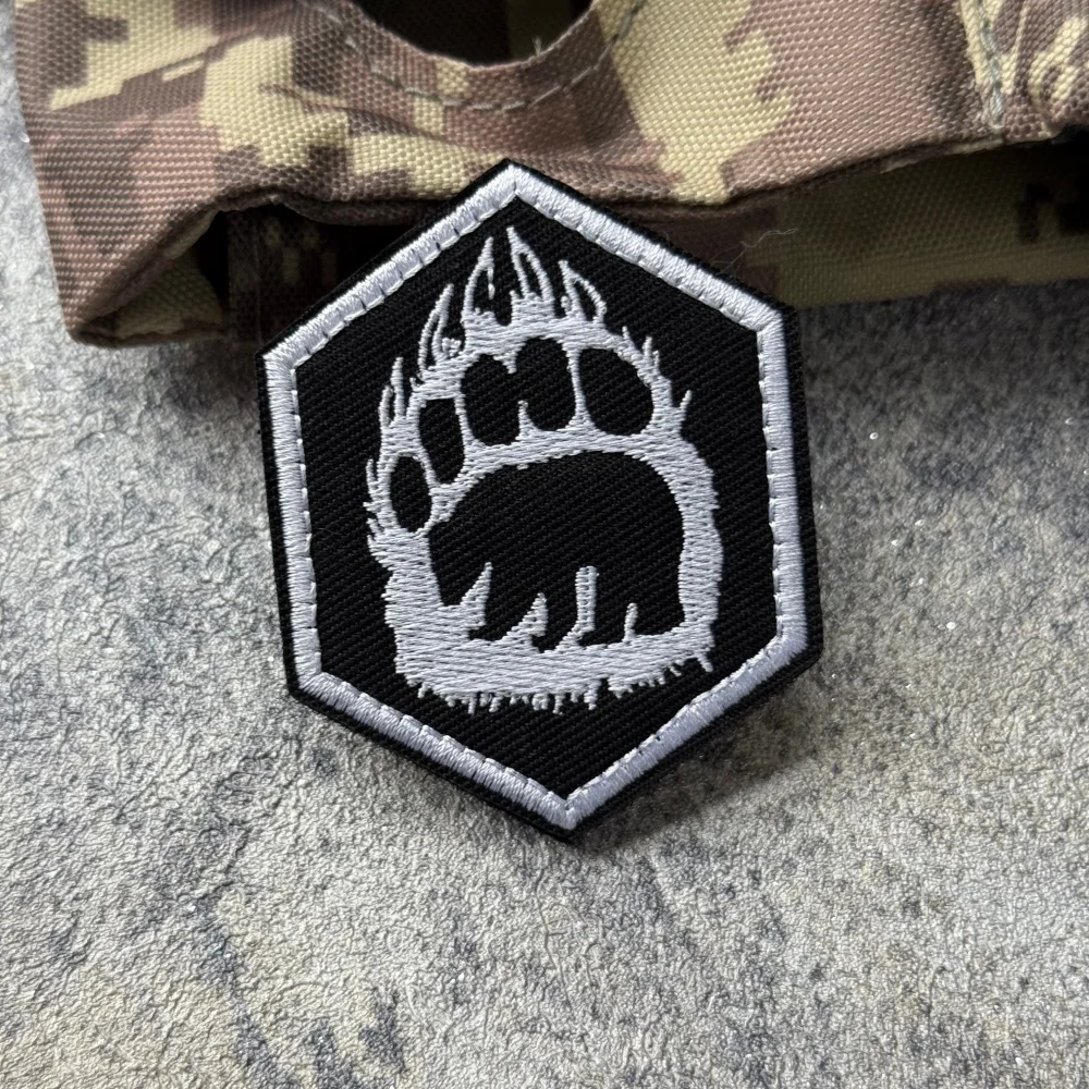 Parche táctico garra de oso bordado con velcro para mochilas - imagen 5