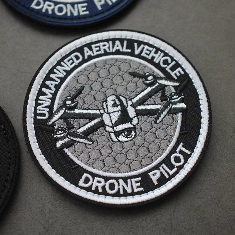 Parche bordado piloto dron – Insignia táctica ropa - imagen 3