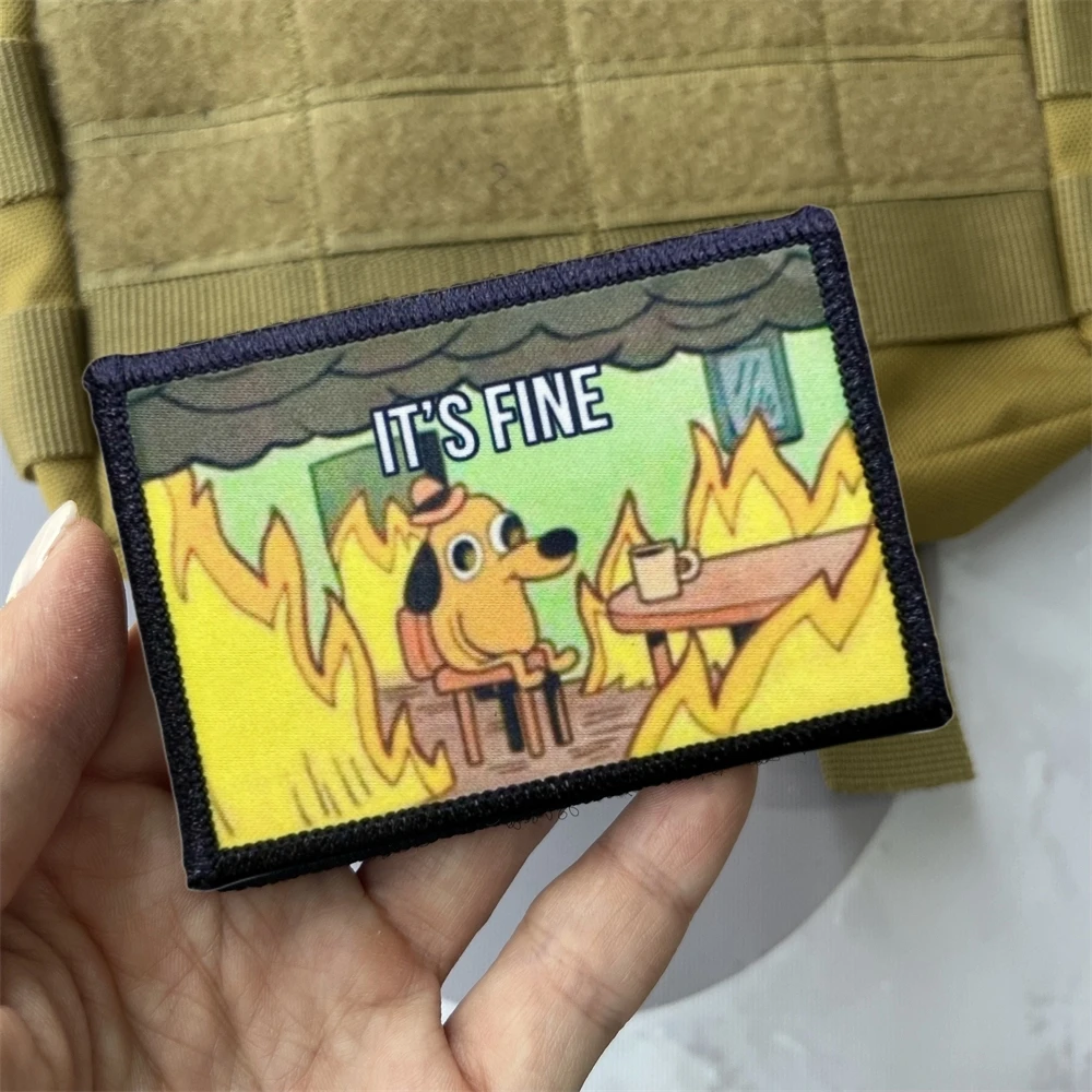 It's Fine Meme moral insignia impresa parches tácticos un perro beber café brazalete mochila pegatinas de gancho y bucle - imagen 2