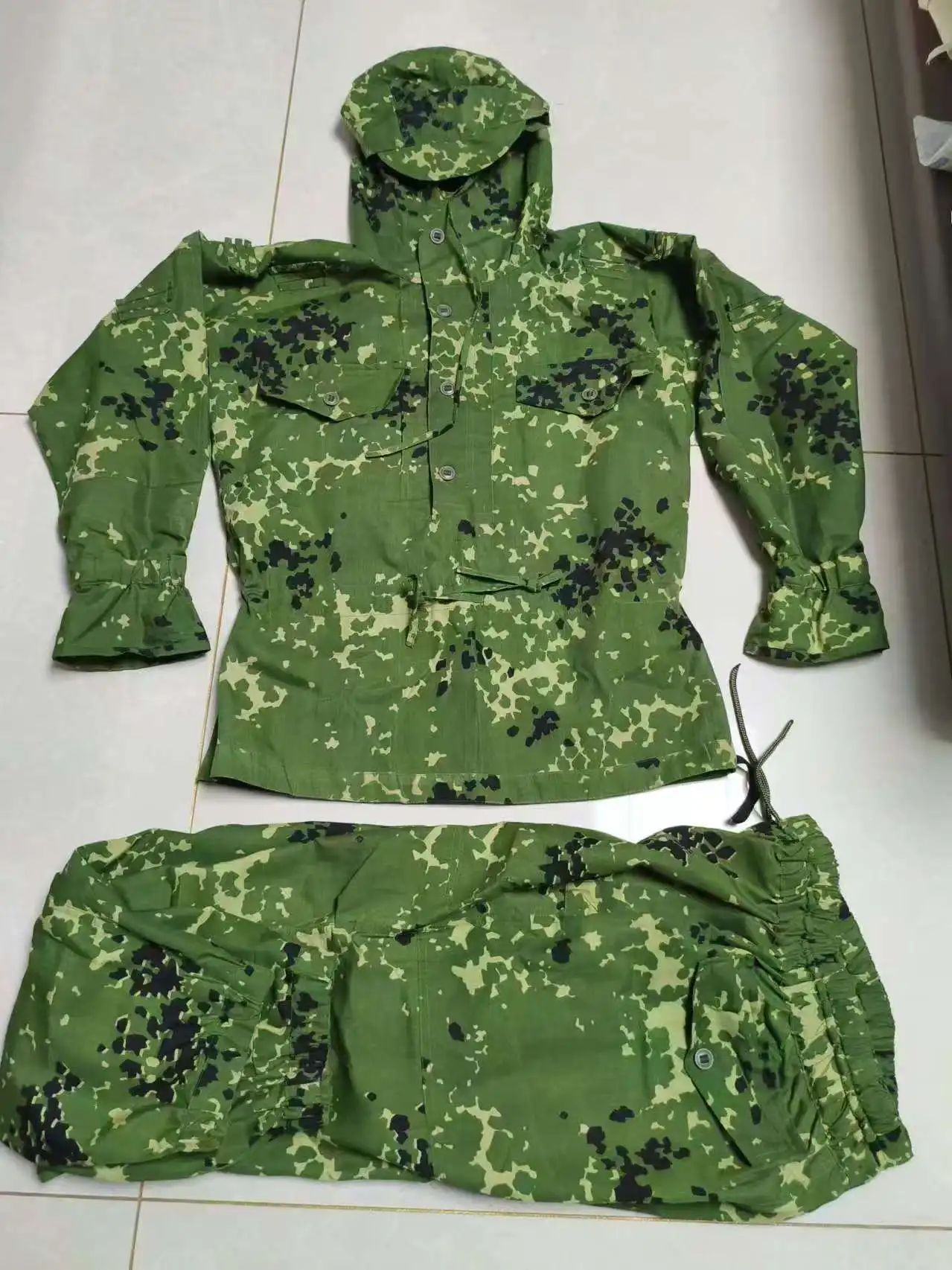 Cubierta de camuflaje manchado táctico al aire libre - imagen 2