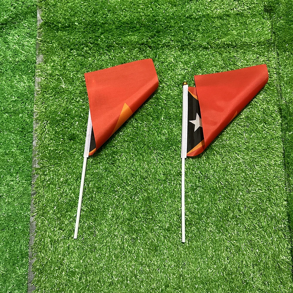 Bandera del cielo Bandera de mano del Timor Oriental 10/20/50/100 Uds 21*14cm banderas onduladas de la mano del Timor Oriental con poste de plástico para actividades decoración del hogar - imagen 4