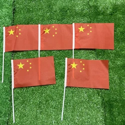 Bandera de Cina poliéster ondulada a mano con mástil plástico