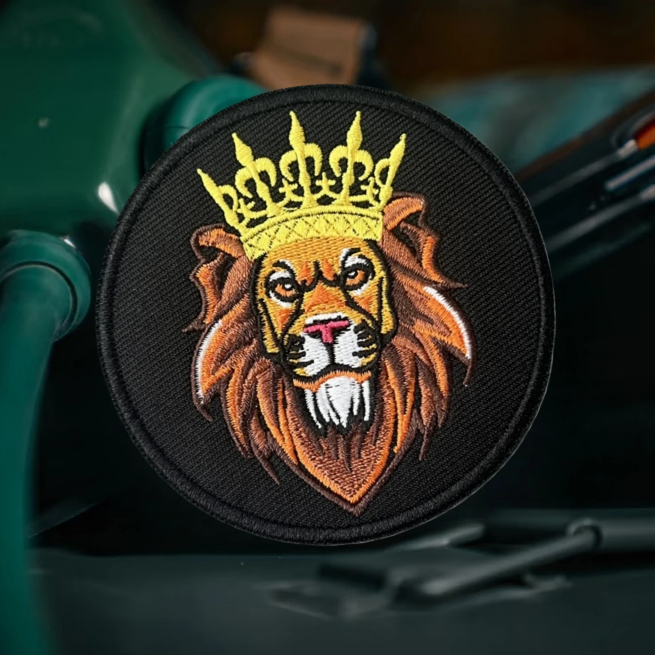 Insignia de moral divertida de León, parches bordados para ropa, brazalete militar táctico, gancho y bucle, accesorios para mochila, pegatinas - imagen 5