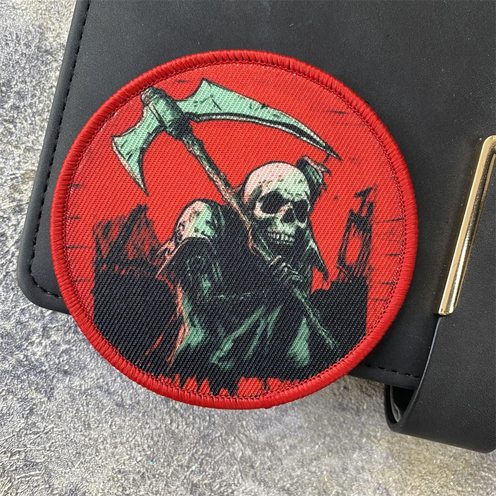 Parches de insignia de moral táctica de hoz de la muerte, brazalete militar con personalidad roja, pegatinas para mochila al aire libre con gancho y bucle - imagen 2