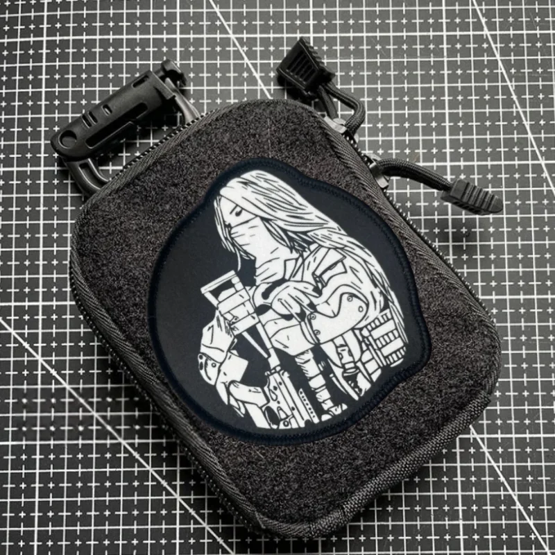 Parche de soldado femenino enmascarado, insignia de moral táctica con estampado, gancho y bucle, mochila, ropa, accesorios decorativos, pegatina, brazalete - imagen 3