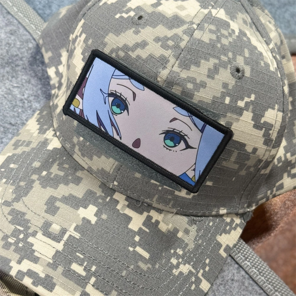 Parche de Anime con estampado de ojos de niña, insignia de moral, brazalete táctico, gancho militar y bucle, pegatinas para mochila al aire libre