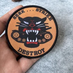 Parche táctico con gancho y bucle Tank Hunter para mochila