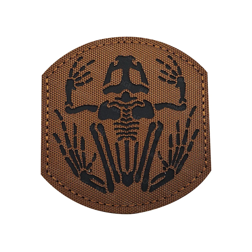 Mini parche táctico de goma de PVC, insignia reflectante luminosa brillante en la noche, brazalete de rana, emblema Unifrom - imagen 4