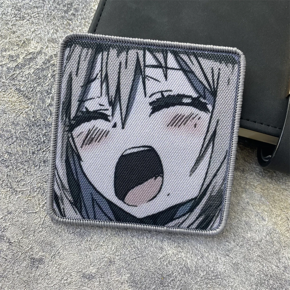 Parche de insignia de moral de expresión de Chica de Anime, parches tácticos de dibujos animados, brazalete con gancho y bucle, accesorios para mochila al aire libre, pegatinas - imagen 2