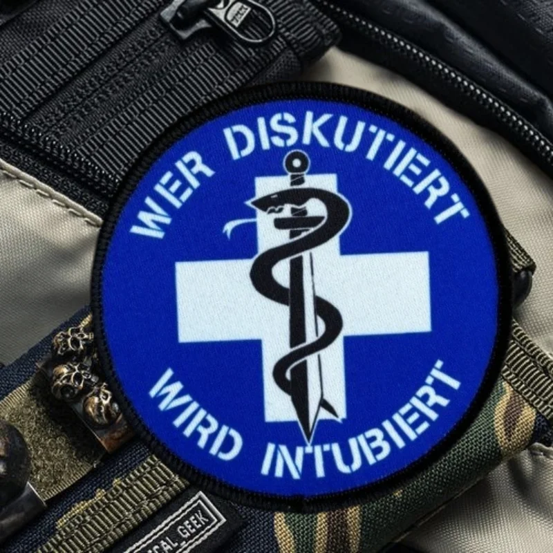 Parche con estampado de médico para el cuidado de la salud, chaleco táctico, insignia de moral con gancho y bucle, pegatinas decorativas para mochila, parches para brazalete para ropa - imagen 5