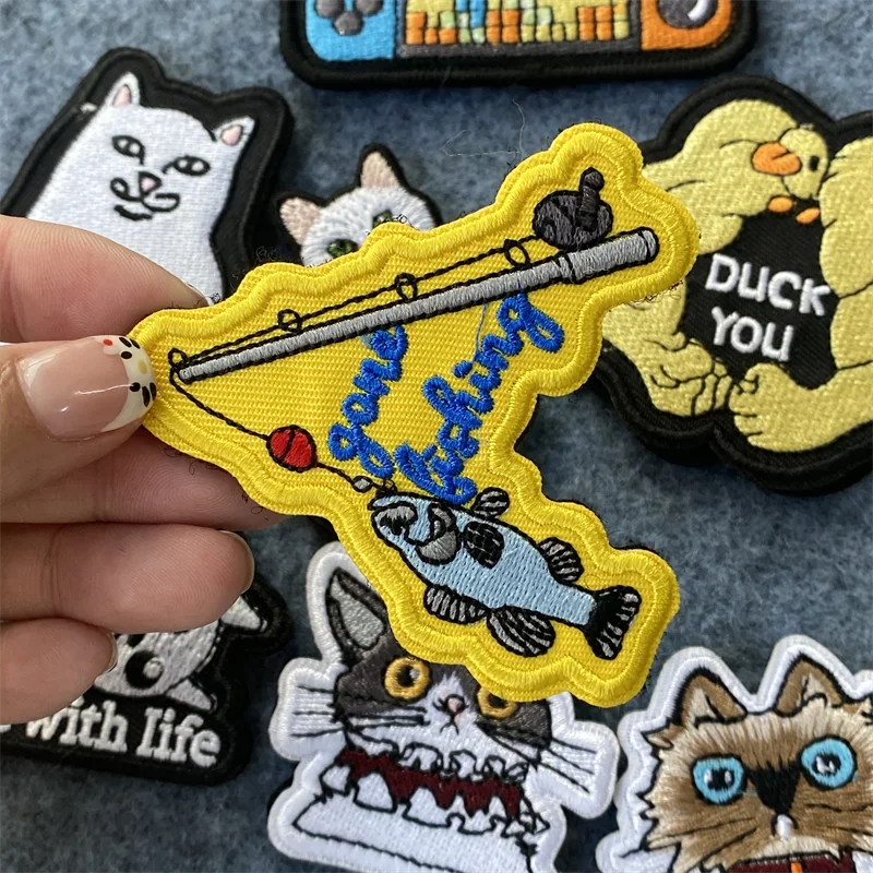 Parche bordado de dibujos animados, insignia de moral de gatito, máquina de juego, brazalete con gancho y bucle, mochila, pegatinas decorativas para ropa - imagen 3